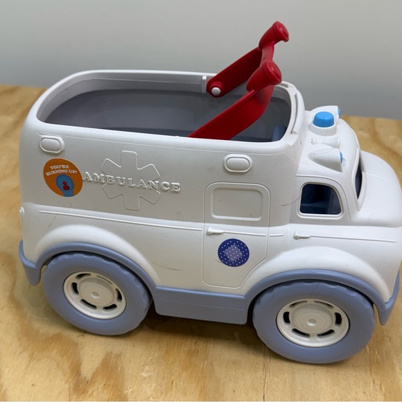 Green Toys Ambulance Truck | Eco-Friendly Kids Toy | Made in USA - Picture 6 of 7